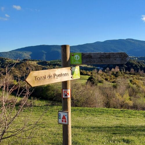 Hiking routes Neril, Laspaúles